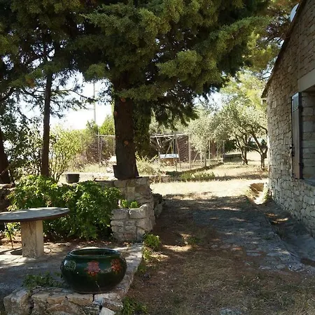 Les Trois Chemins Rousset-les-Vignes